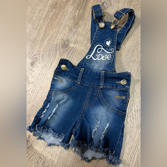 MayiDulce Girls Denim Overalls Shorts | “Love” Graphic | Size 4 - Picture 4 of 5
